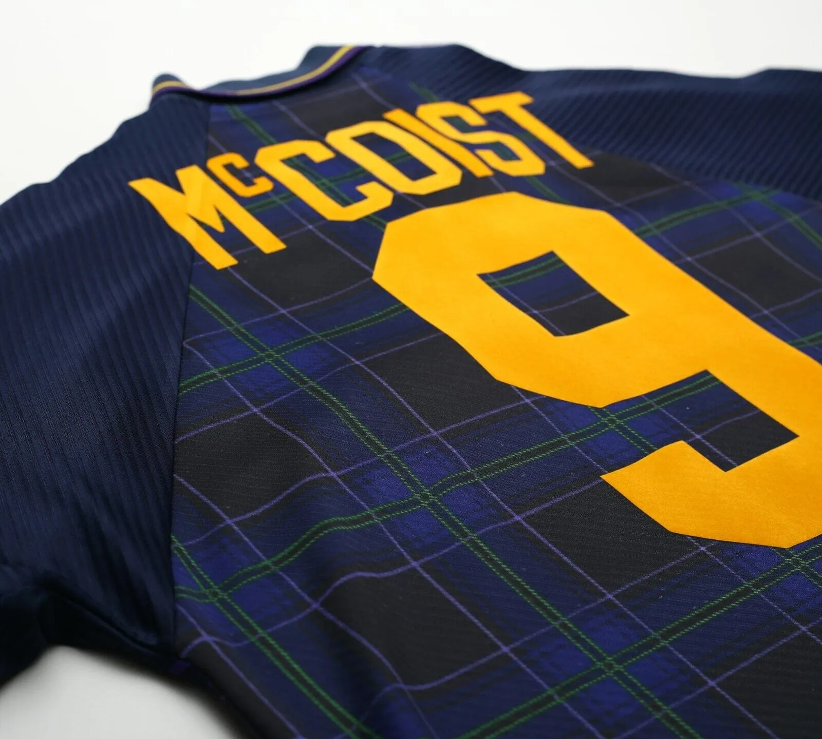 1994/96 McCOIST #9 Scotland Vintage Umbro Home Football Shirt (L) Euro 96