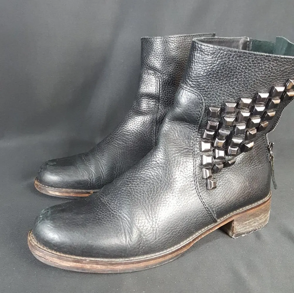 Boss Hugo Boss Studded Chelsea Boot size 38