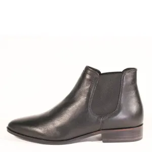 Dapper Leather Chelsea Boots