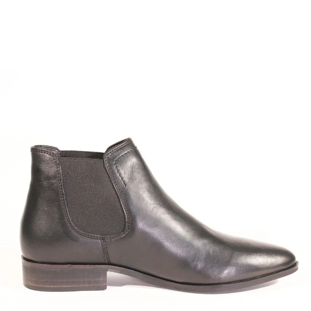 Dapper Leather Chelsea Boots