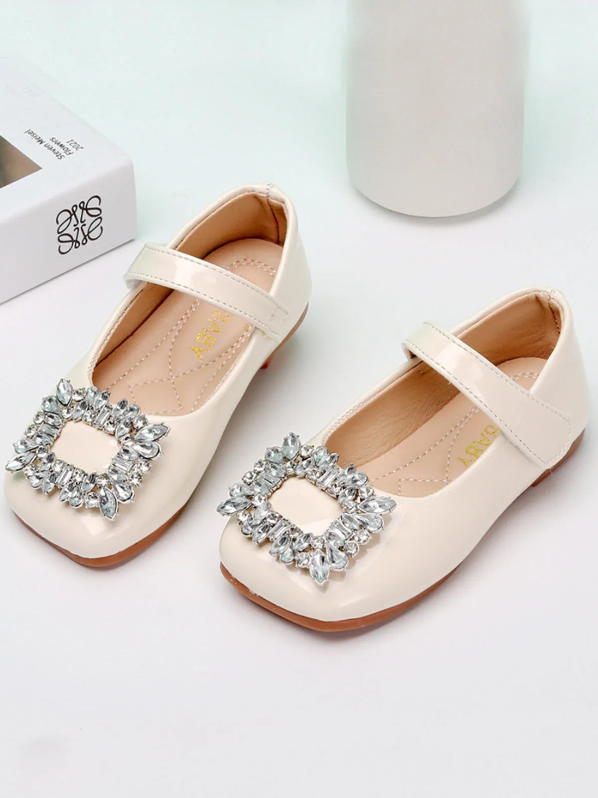 Hepburn-Chic Square Toe Mary Jane Shoes By Liv and Mia