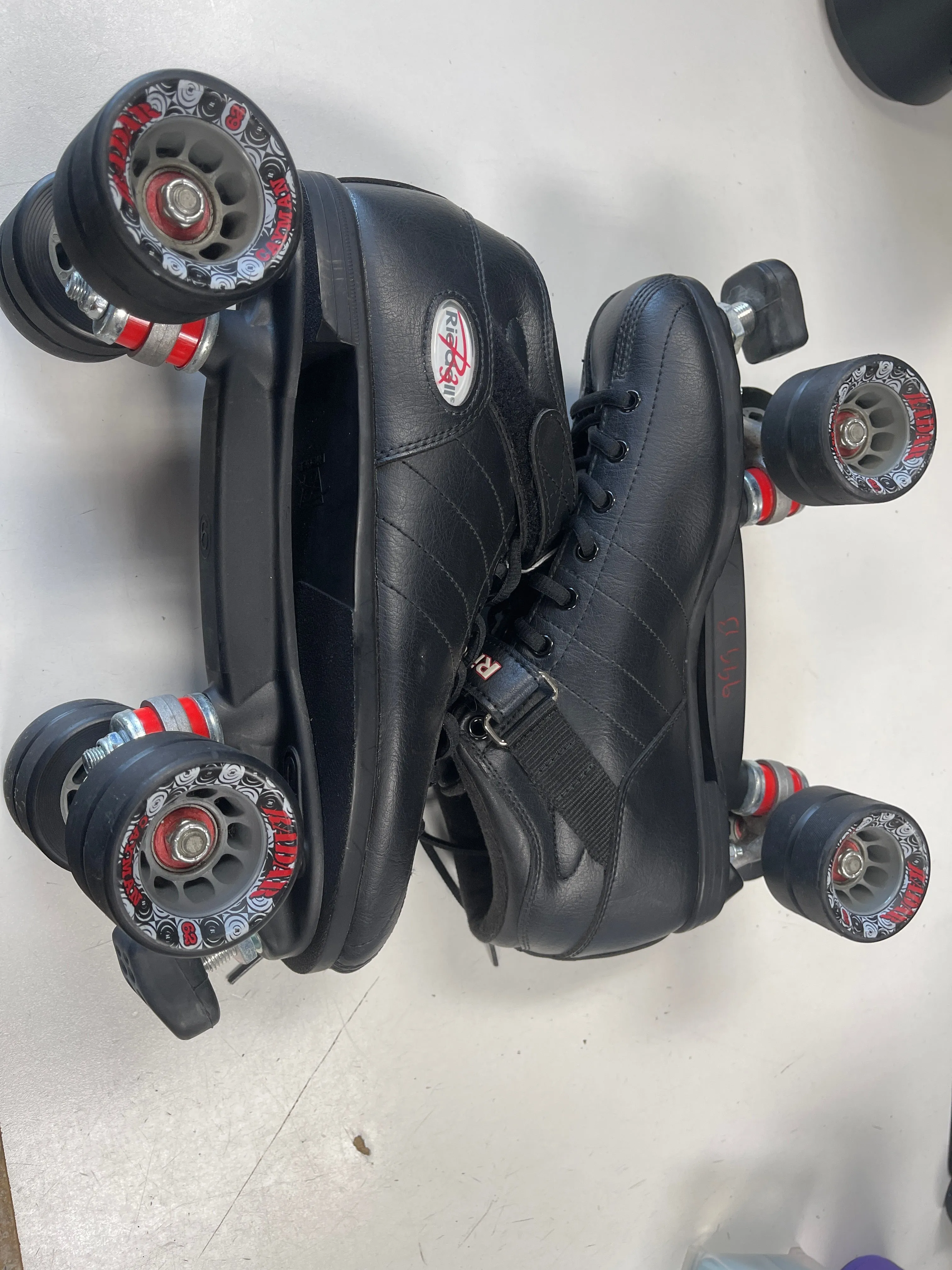 Lightly Used Riedell R3 Cayman Size 11 Roller Skates