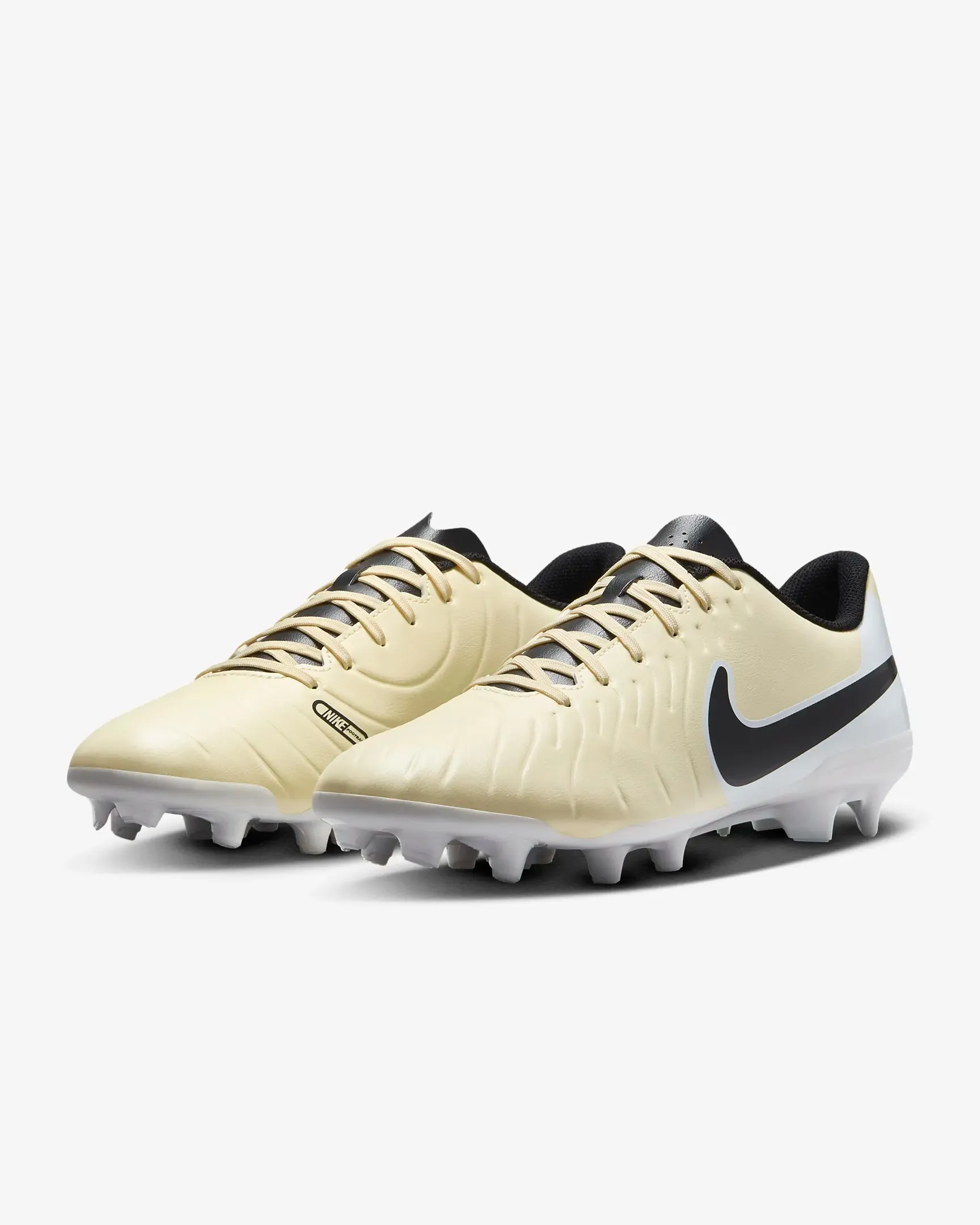 Tiempo Legend 10 Club Multi-Ground Low-Top Soccer Cleats