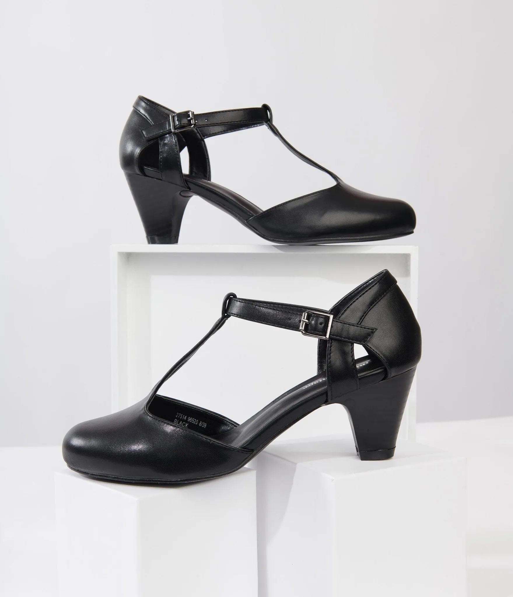 Unique Vintage 1920s Black Leatherette Closed Toe T-Strap Roxy Pumps